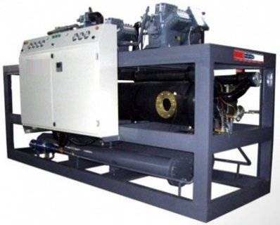 چیلر تراکمی هوایی اسکرو 110 تن تبرید بویلر صنعت مدل DTCHS110
