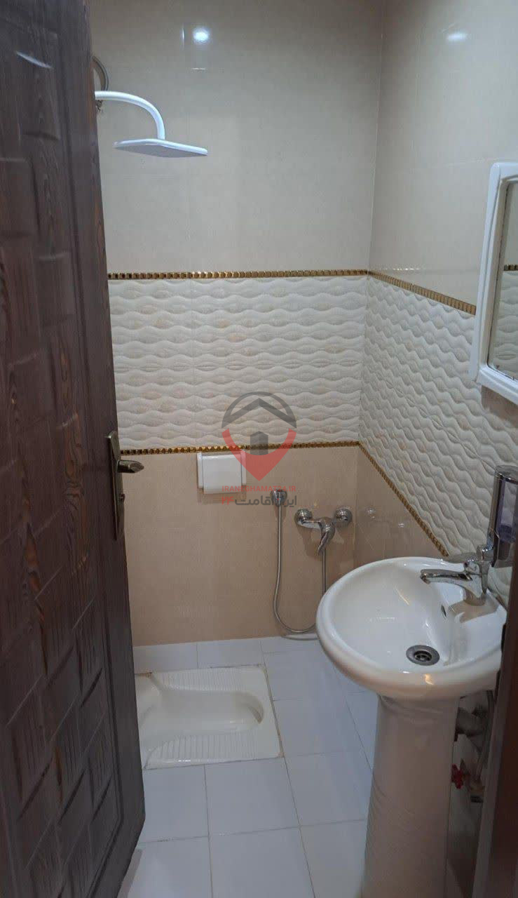زائر سرای مطلبی مشهد