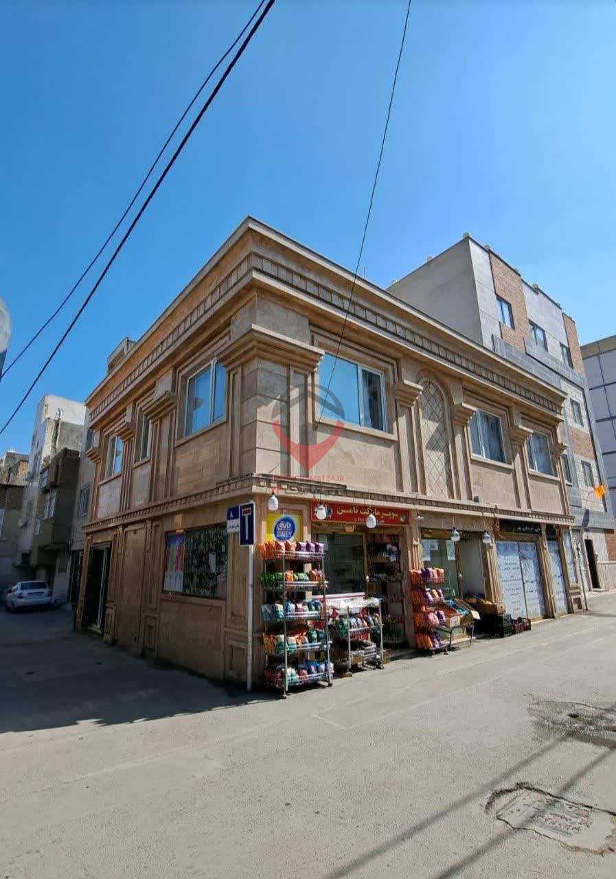 زائر سرای مطلبی مشهد