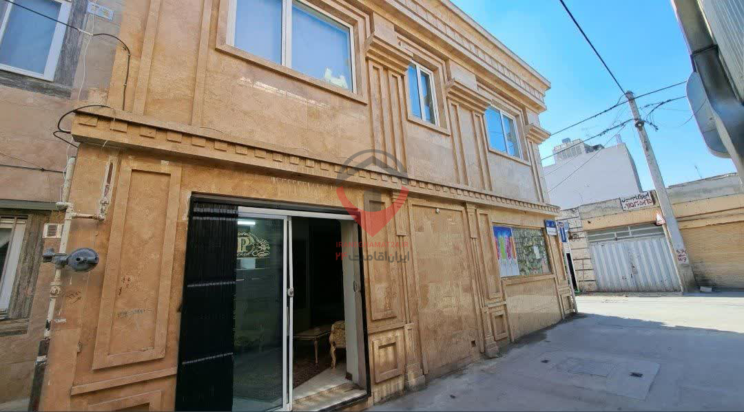 زائر سرای مطلبی مشهد
