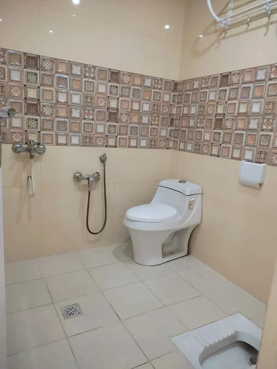 هتل آپارتمان ریحانه مشهد