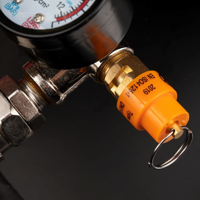 کمپرسور باد 50 لیتری رونیکس مدل RC-5010