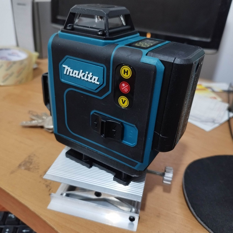 تراز لیزری ماکیتا مدل MA-360
